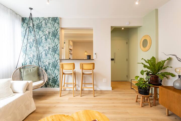 Stay in Leblon: 3-bedroom beach paradise gallery image 2