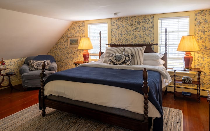 Suite 2 - Cama King Master Segundo piso. Cortinas oscuras.