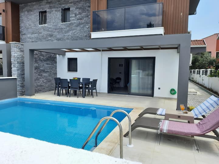 House of Alice1 -Caliş Villa with a pool close to the beach