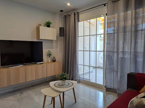 Top Airbnb: Charming-lovely residential apartment with pool en Torremolinos