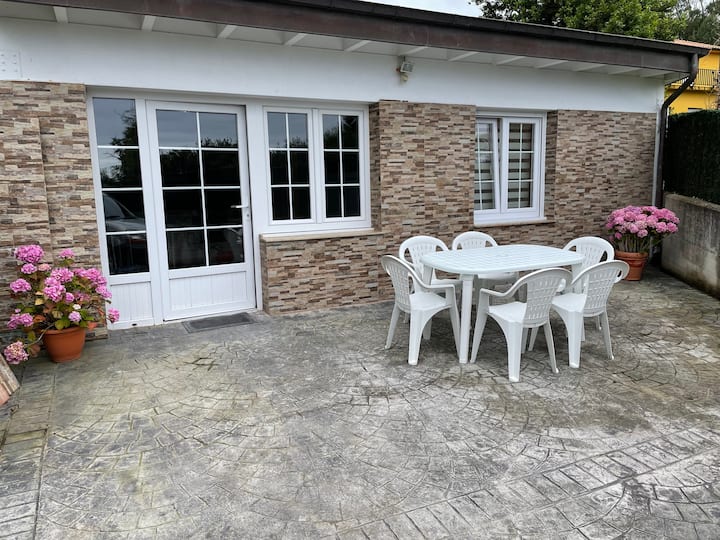Acogedora Casa  Nueva Con Jardín - Santander