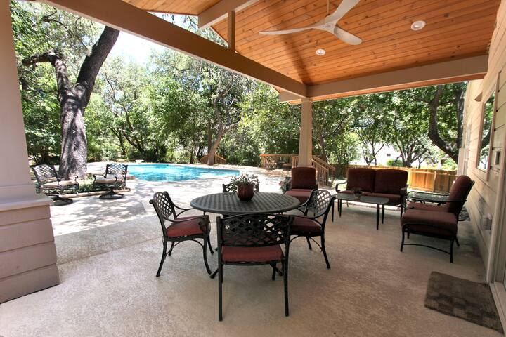 Barton Springs Home with Very Large Pool & Yard! gallery image 2