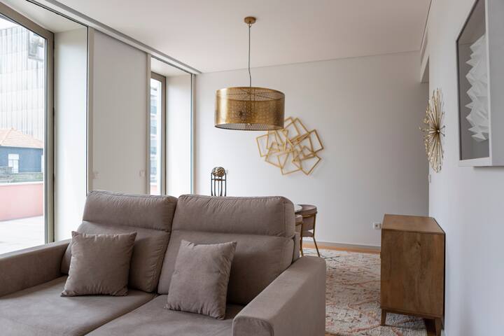 Luxurious Modern Apartment for a family gallery image 3