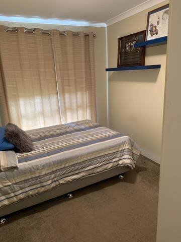 Executive style 4 bedroom home with tropical patio gallery image 3