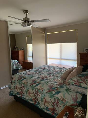 Executive style 4 bedroom home with tropical patio gallery image 5