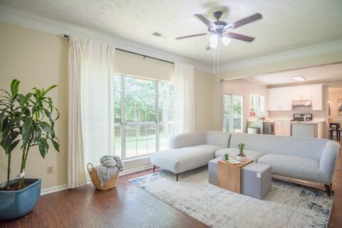 Cozy and Modern 4 Bedroom House
