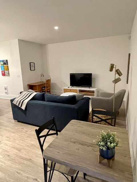 Successful Airbnb property: The Fort Guest Suite in Fort Langley