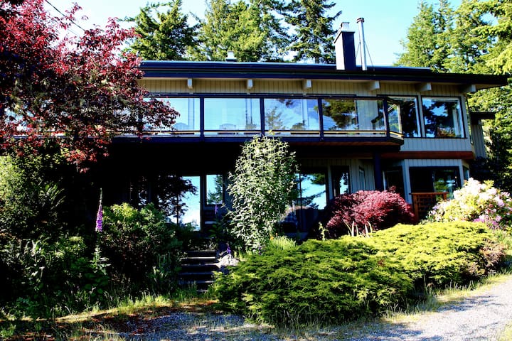 The Applebnb • Entire 4 Bedroom Home & Gardens