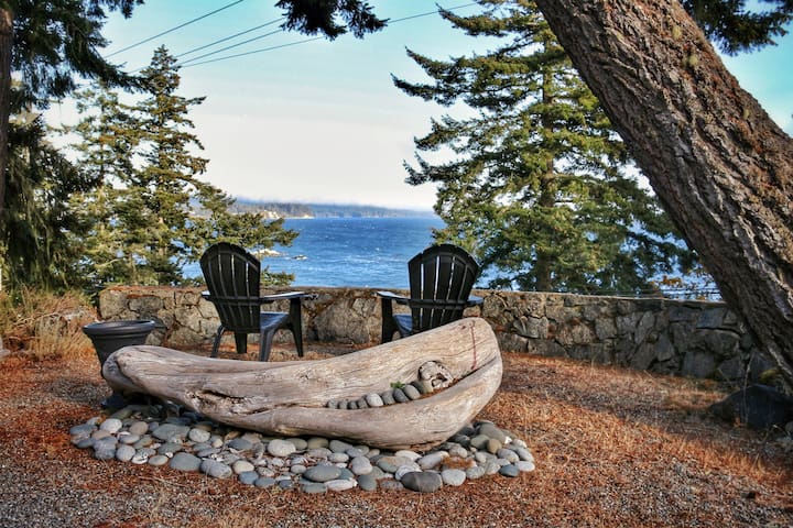 The Applebnb • Entire 4 Bedroom Home & Gardens gallery image 3