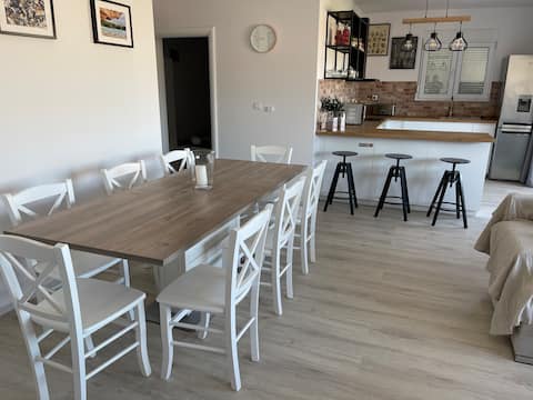 Sundeck Apartment with Jacuzzi