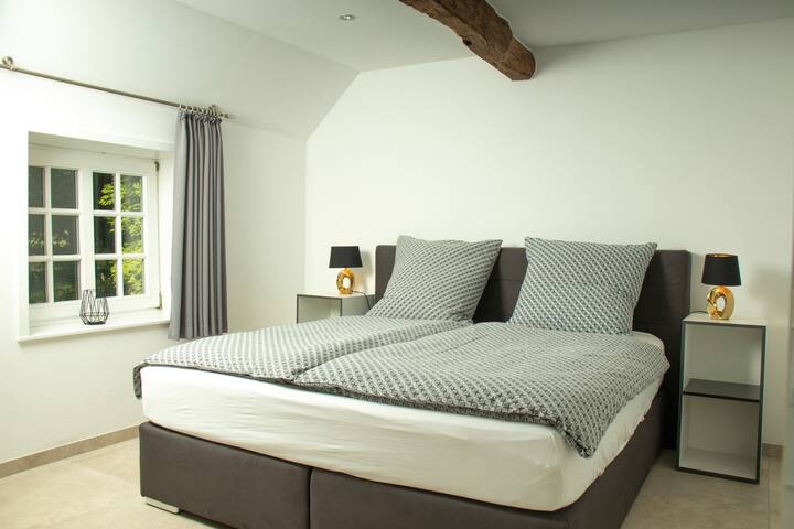 Schlafzimmer 1