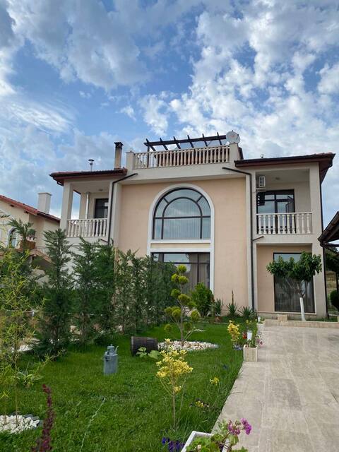 Super Luxury Villa - "HOPE" with unique BBQ