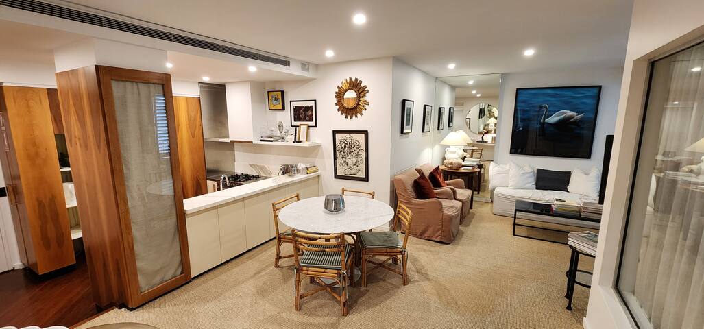 Luxury 2 Bedroom Apartment With Elegant Interiors