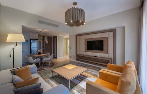 Top performing Airbnb: 1 Bedroom Apartment with Balcony in Bağcılar