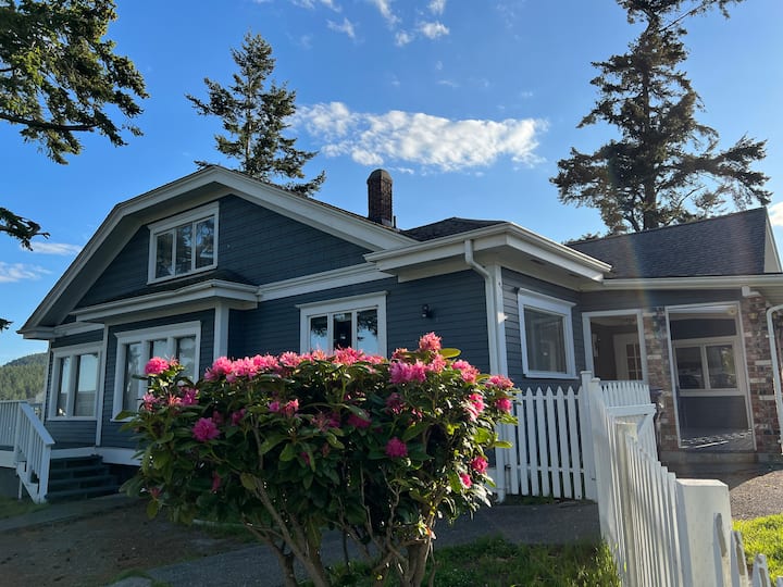 Anacortes Bunkhouse Room Four Houses for Rent in Anacortes