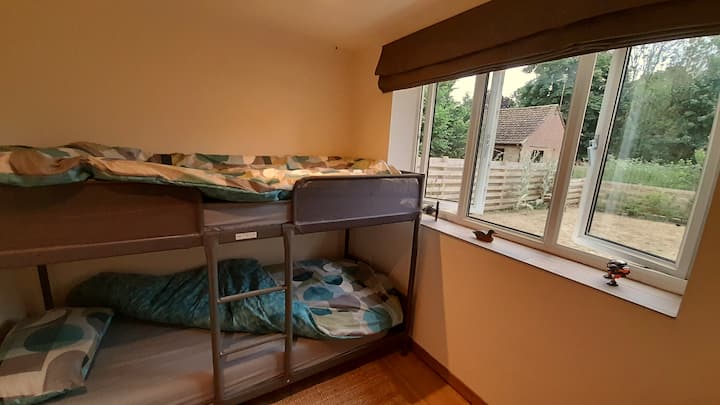 Спална соба 3 Кревети на спрат со целосна големина