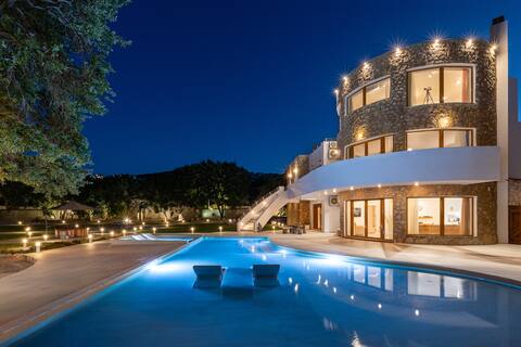Hamilton Grand Villa