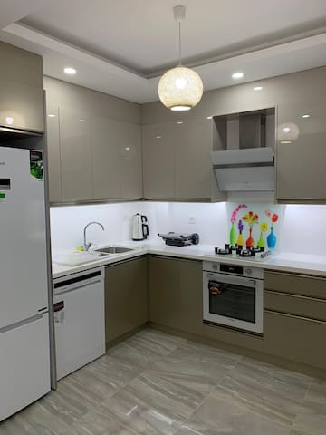 3 bedroom luxury condo gallery image 3