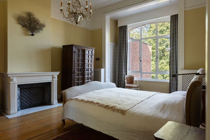 Belle Epoque Townhouse Antwerp gallery image 4