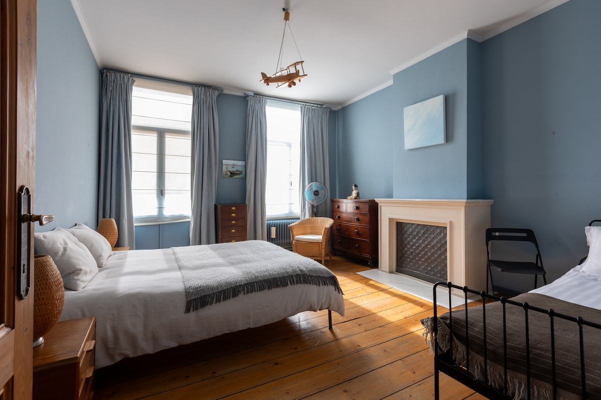 ლურჯი საძინებელი