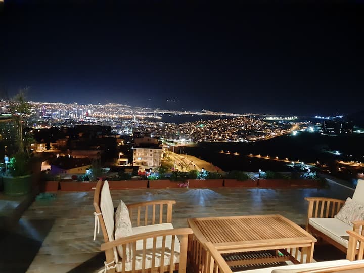 Körfez Panoramik Manzaralı Lüks Triplex Tam Daire - Esmirna