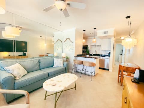 Top performing Airbnb: Steps to Sunset Beach, Ocean view,1BR w/Kitchen in St. Petersburg / Clearwater