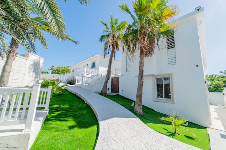 Deluxe One Bedroom Studio in Providenciales