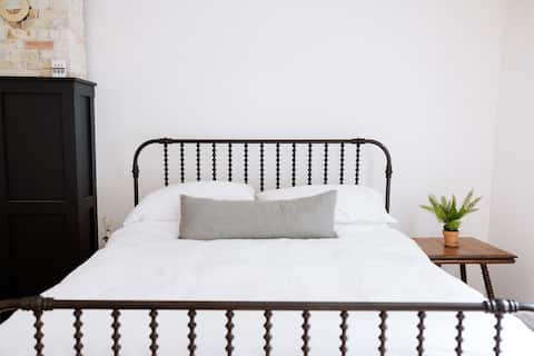 Charming & Spacious. Luxury amenities.