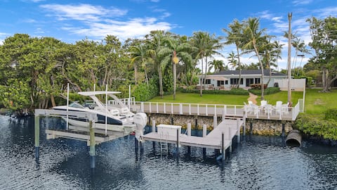 Waterfront! Boat Dock and Guesthouse