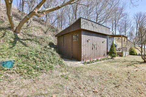 Four Season Cottage - Lake Erie view with Hot Tub