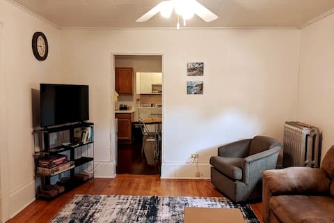 Charming 2 bedroom in Calumet's historic district