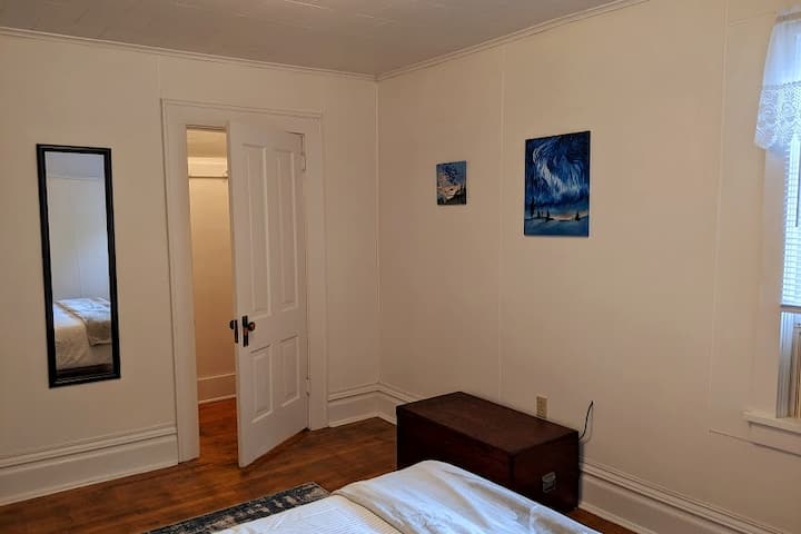 お部屋にはたくさんのクローゼットがあります！