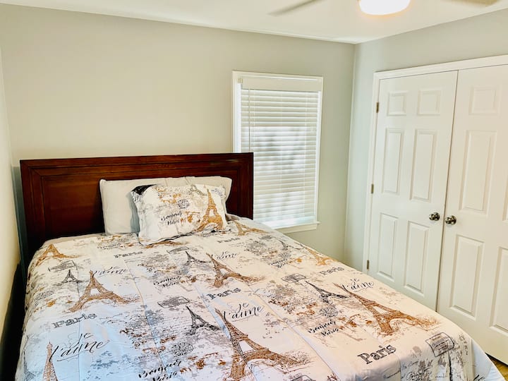 2e chambre avec grand placard