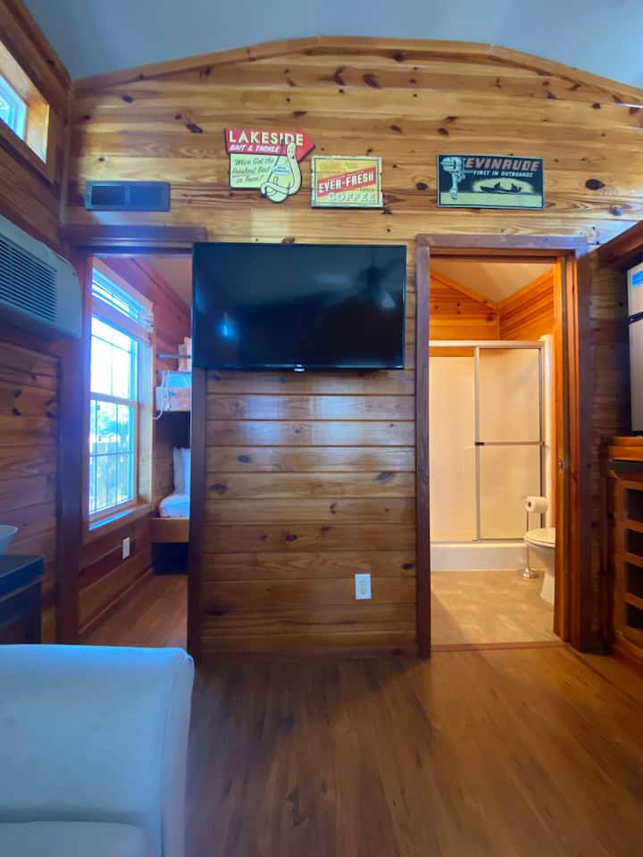 4 A Tiny House W/ Bunk Bed In Quiet Marina Unit 14