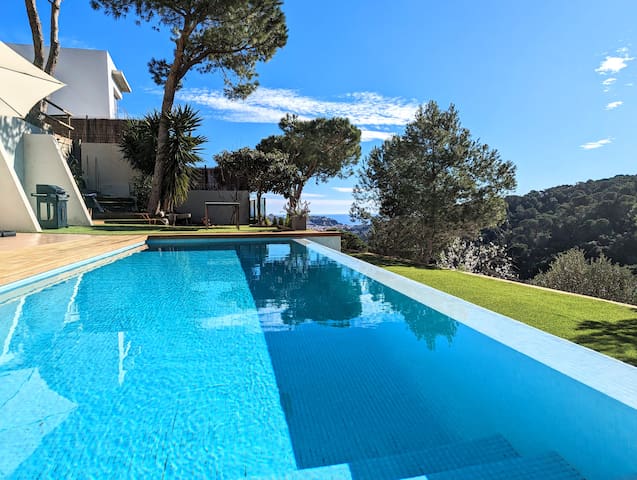 Host&Joy – Family Villa with Swimming Pool