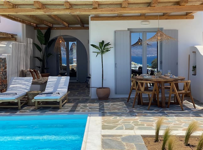 Beachhouse Omega | luxury house sea view & pool