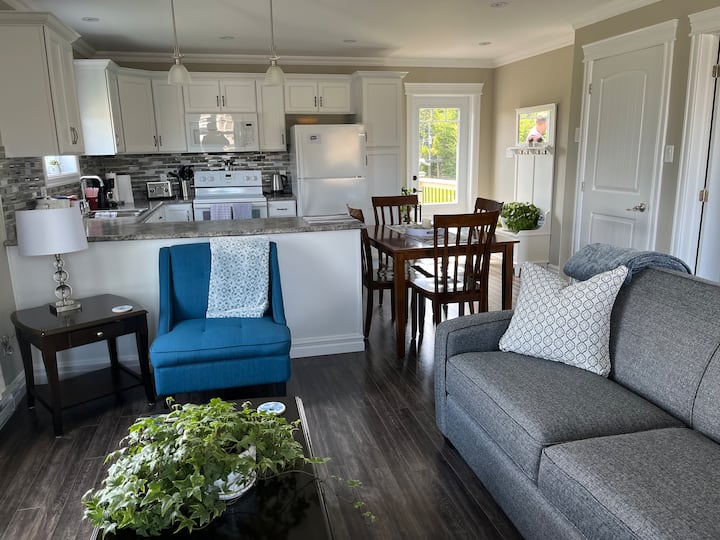 New One-bedroom Suite In Quiet Area - Bonavista