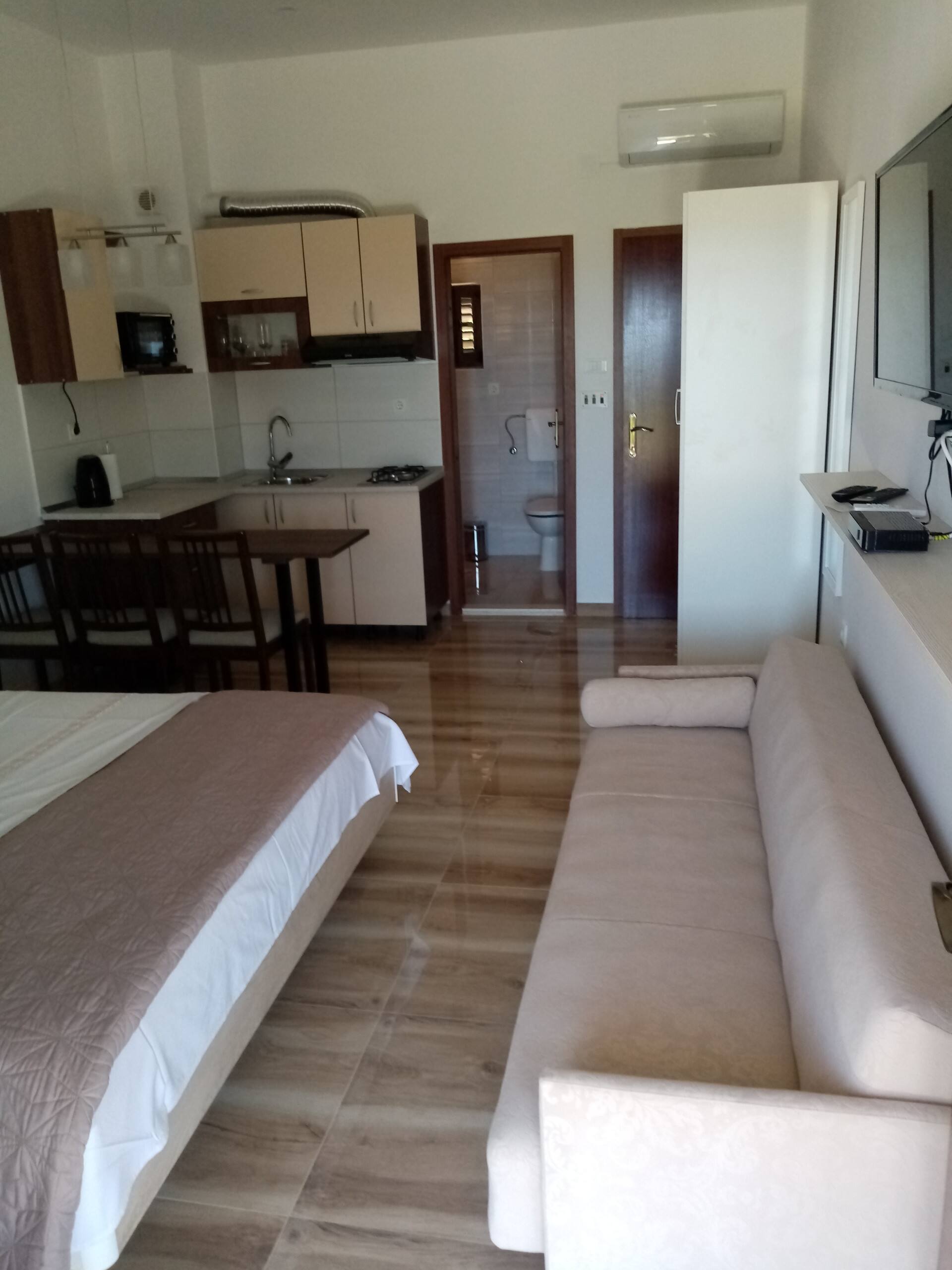 Studio apartment with bautiful seaview (L)