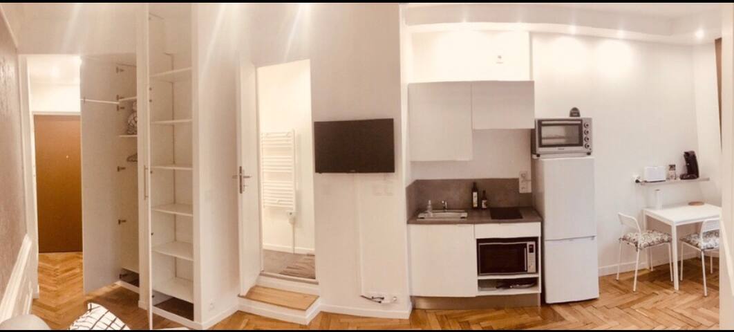 A: Plein centre, musée, opéra …. gallery image 3