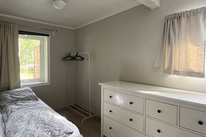 1号卧室： 2张单人床