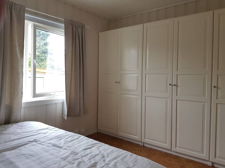 卧室# 2 ：双人床