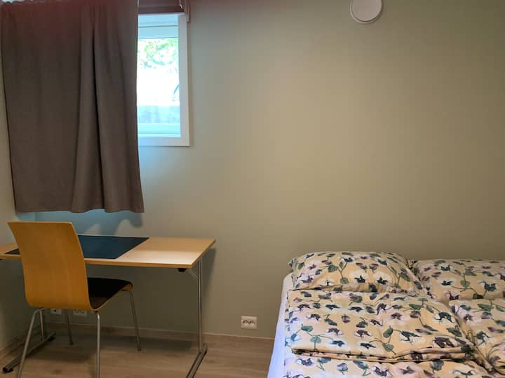 卧室# 8 ：双人床（ B公寓）