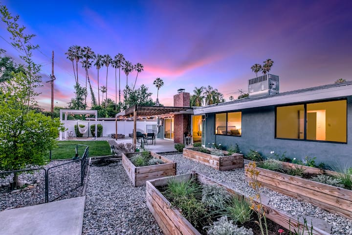 4BR Private & Modern Designer Home