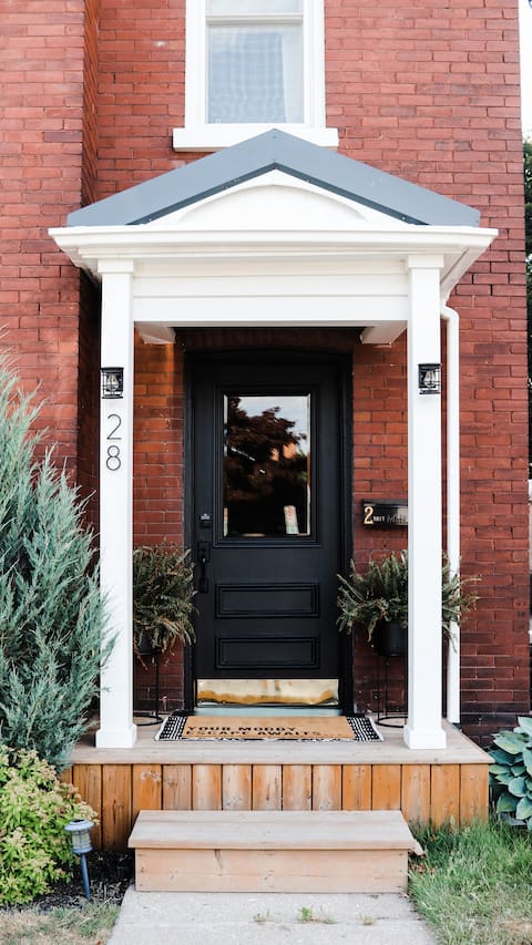 2-bedroom Eclectic apartment (The Copper Flat)