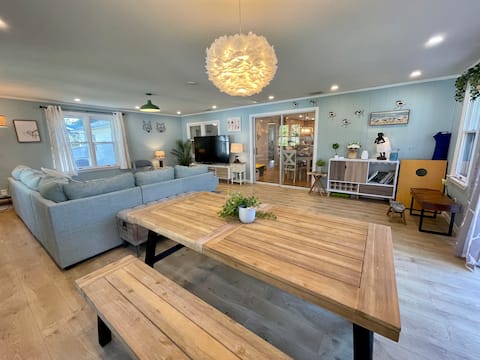 Cozy 1-level fenced yard Craigville Beach 2000sqft