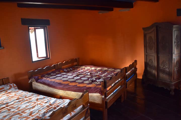 საძინებელი 1