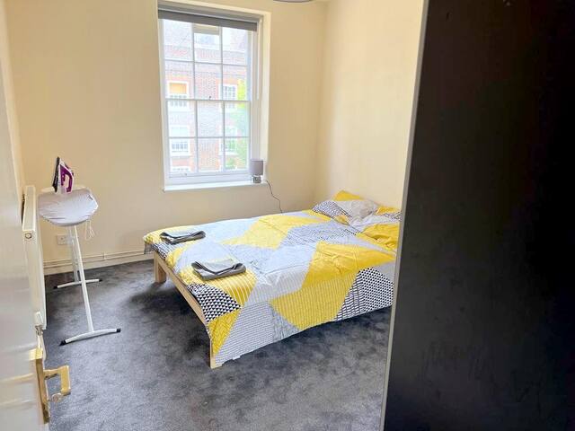 Air Conditioned 2-bedroom Flat off Edgware Road gallery image 2