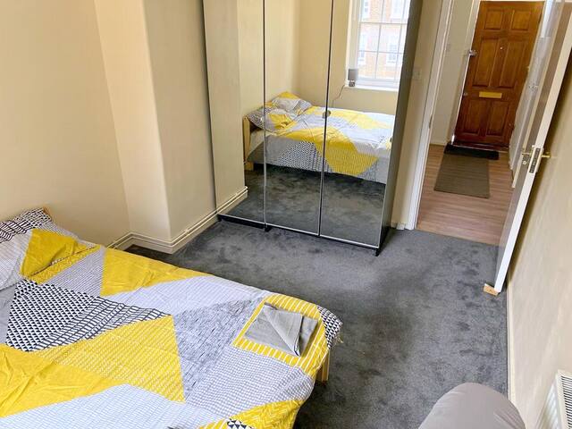 Air Conditioned 2-bedroom Flat off Edgware Road gallery image 3