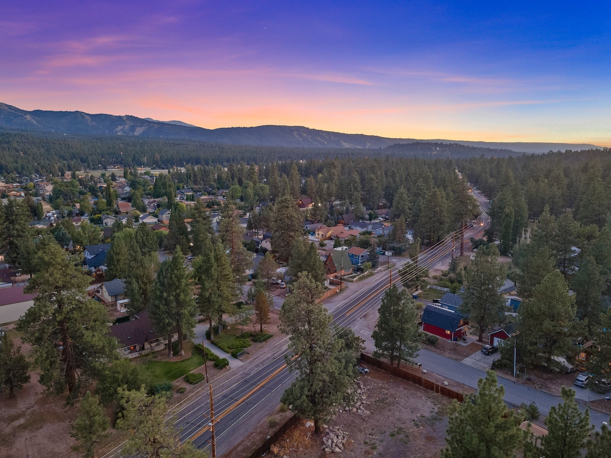 Mountain and Big Bear neighborhood view from the listing