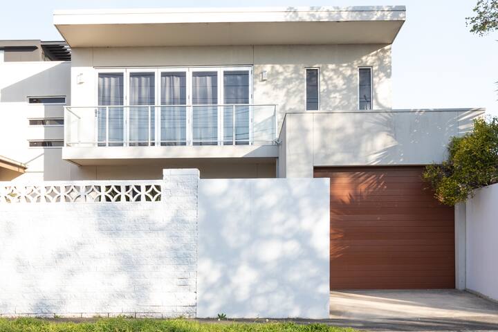 Elwood Star- Beachside Retreat gallery image 5